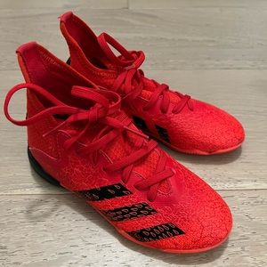 Like New Adidas Predator kids indoor soccer shoes size 11K